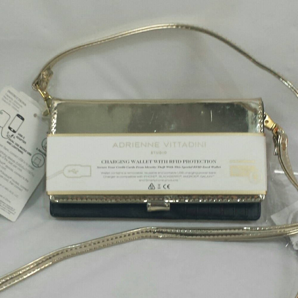 ADRIENNE VITTADINI charging wallet H07